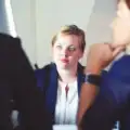 Zaposleni u Srbiji su emotivno skoro potpuno „odjavljeni“ na poslu